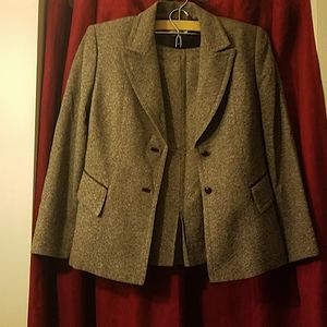 Tahari/Arthur S. Levine 2-pc skirt suit